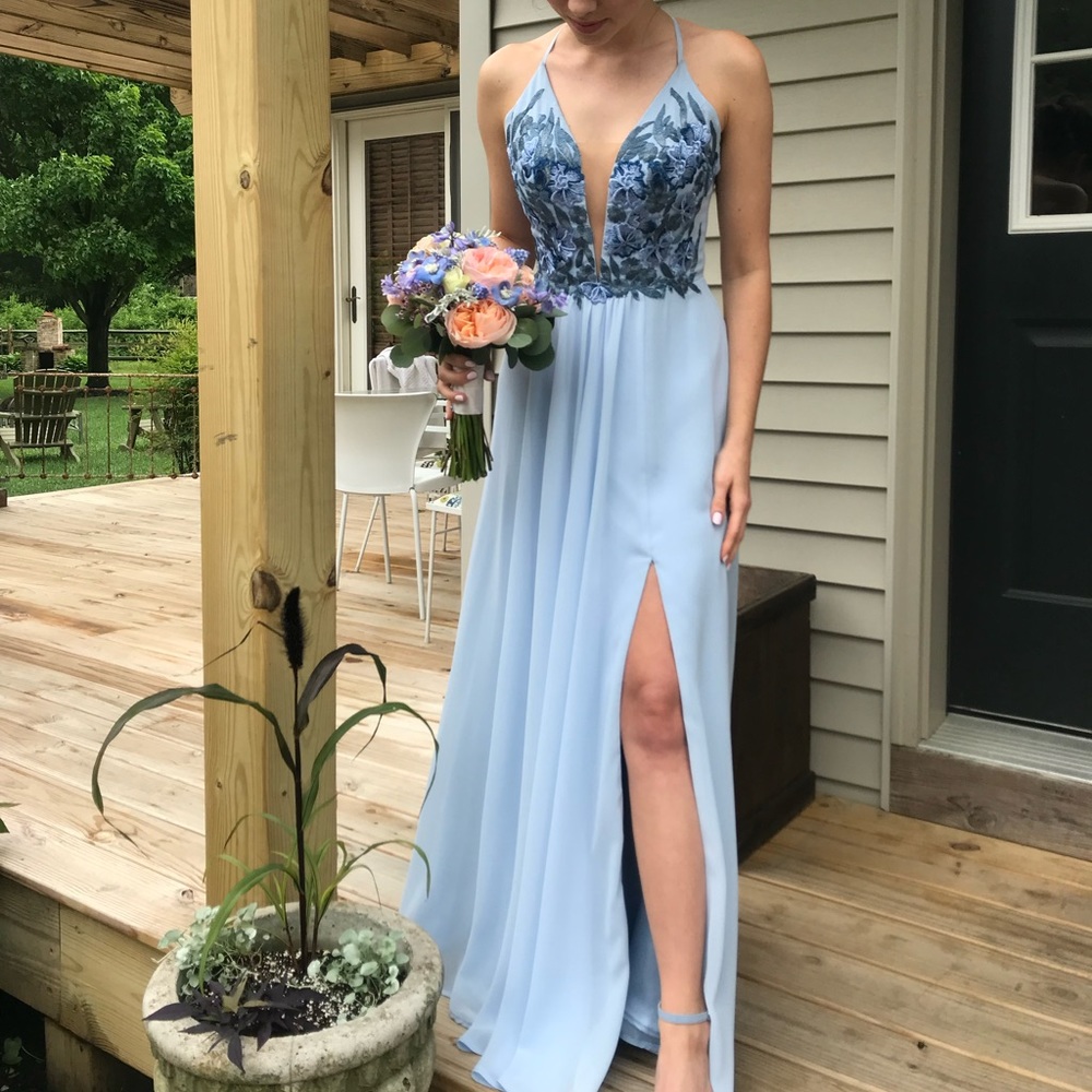 Beautiful Faviana Blue Floral Prom Dress ✨
